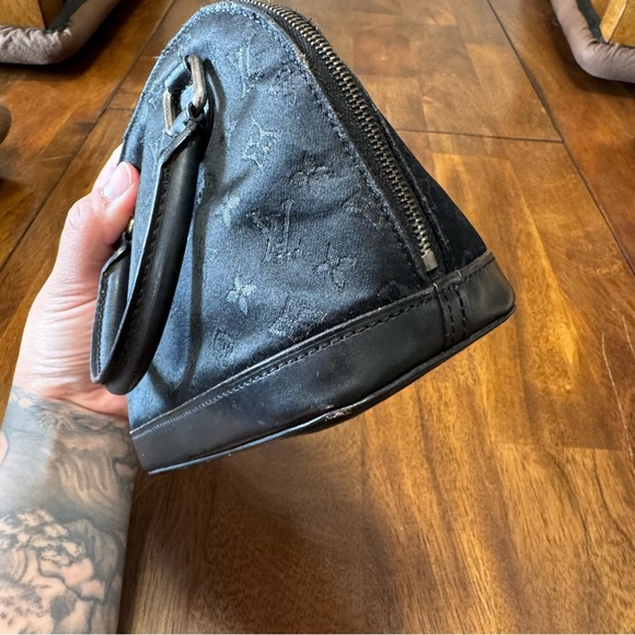 Louis Vuitton Satin Alma - Picture 9 of 16
